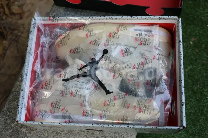 Authentic OFF-WHITE x Air Jordan 4 SP WMNS “Sail” 