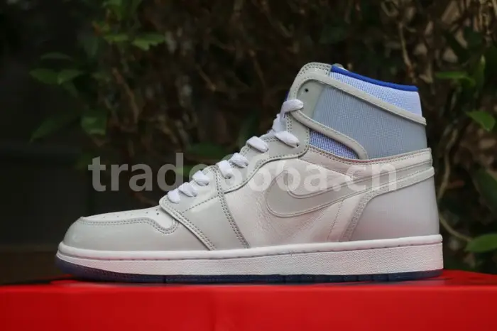 Authentic Air Jordan 1 High Zoom R2T 