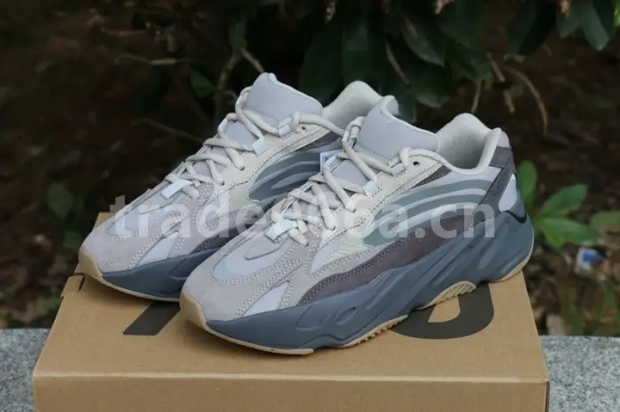 Authentic Yeezy 700 Boost Tephra AFDFE153