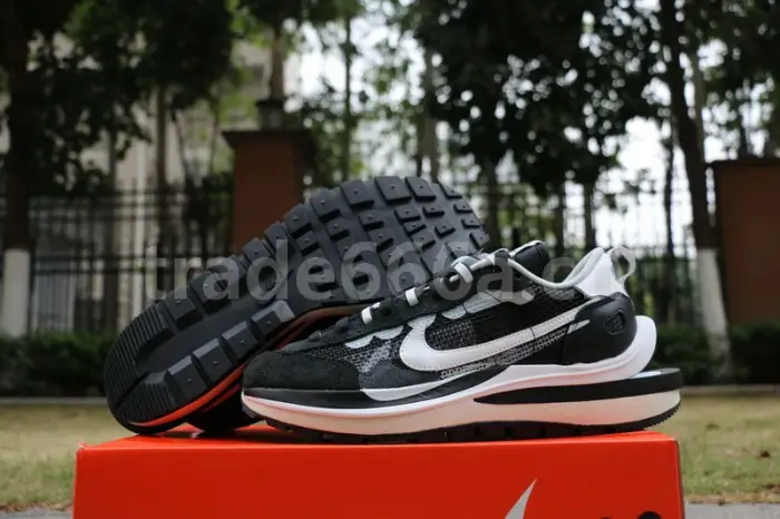 Authentic Sacai x Nike Pegasus VaporFly SP Black GS CDD2668