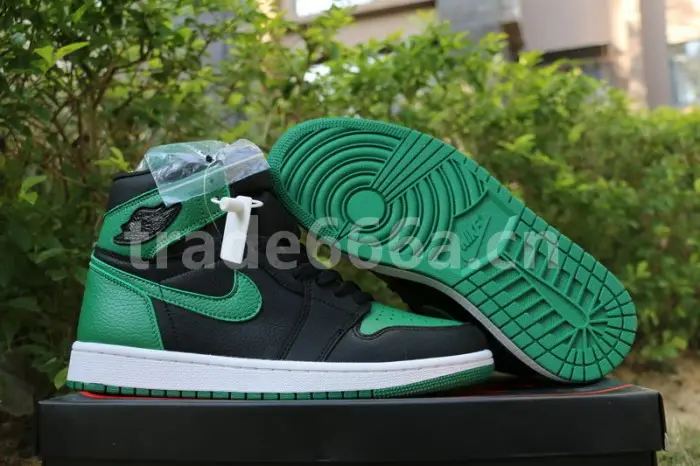 Authentic Air Jordan 1 Retro High OG “Pine Green” 