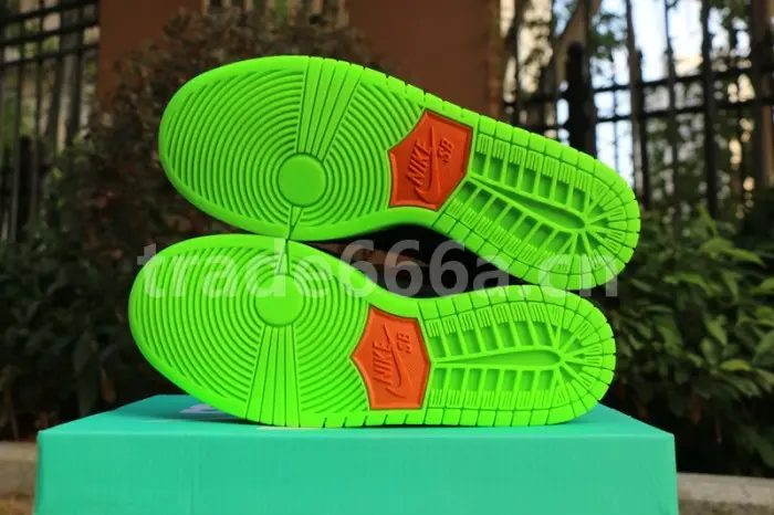 Authentic Nike SB Dunk Low “Night of Mischief” 
