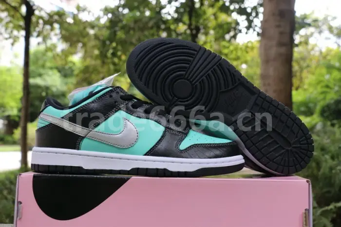 Authentic Nike SB Dunk Low Diamond Tiffany 