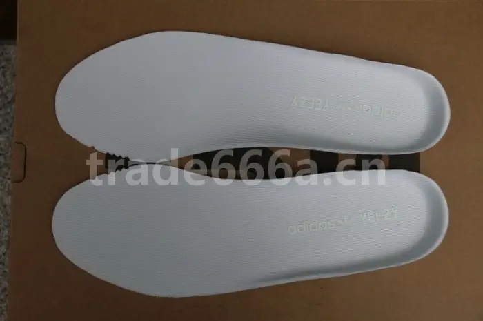 1Authentic Yeezy Boost 350 V2 “Hyperspace” 