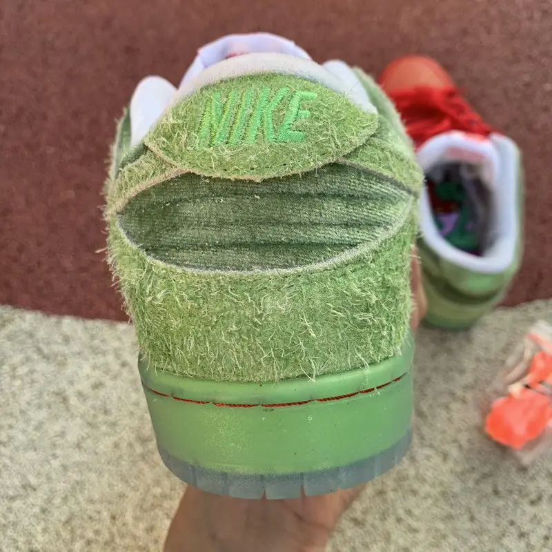 Authentic Nike SB Dunk High “Strawberry Cough” 