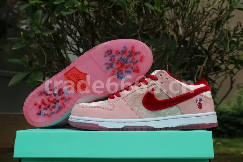 Authentic StrangeLove x Nike SB Dunk Low SB 
