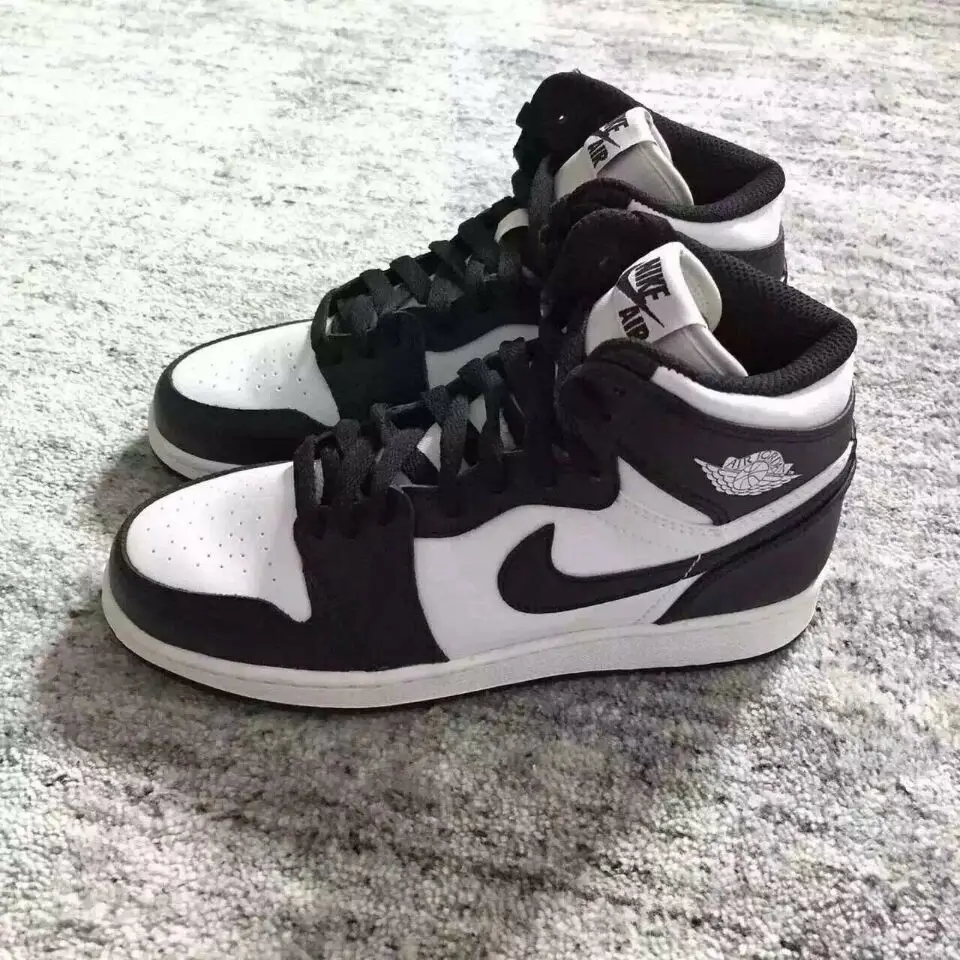 Authentic Air Jordan 1 OG Retro High Black White GS 