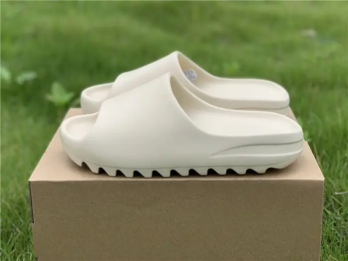 Yeezy Slide-001 AFFAC1740