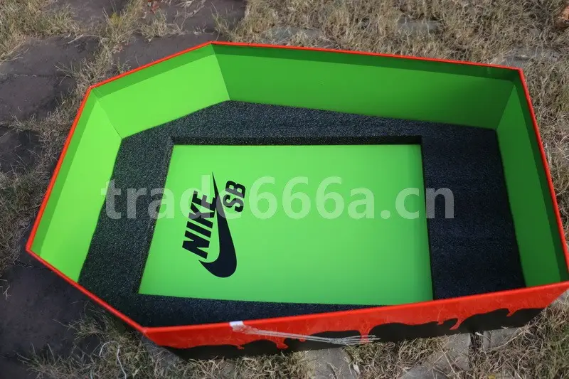 Authentic Nike SB Dunk Low “Night of Mischief” 