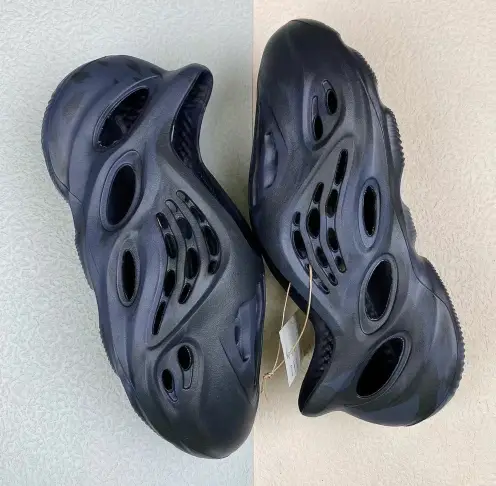 Authentic Yeezy Foam Runner Mineral Blue CBCCD667