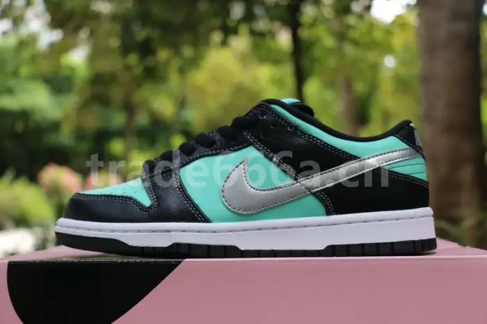Authentic Nike SB Dunk Low Diamond Tiffany 