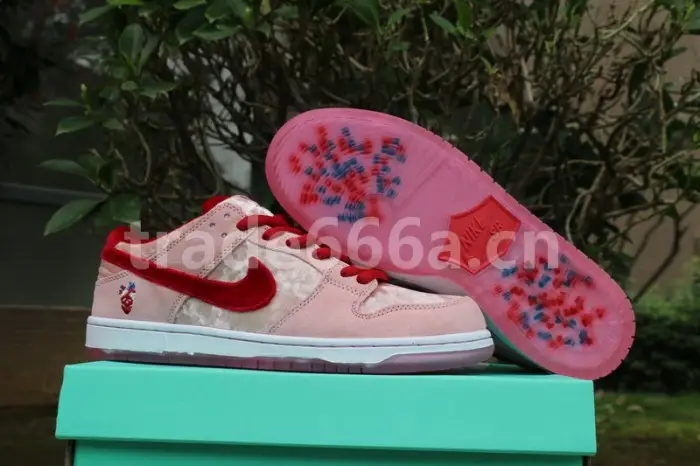 Authentic StrangeLove x Nike SB Dunk Low SB 