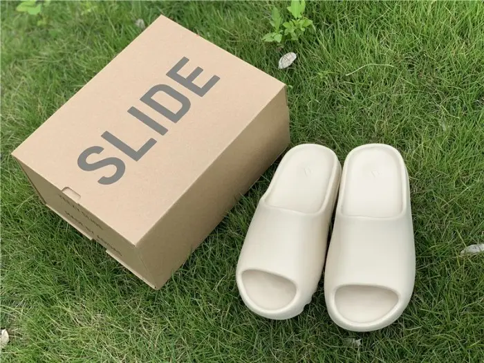 Yeezy Slide-001 