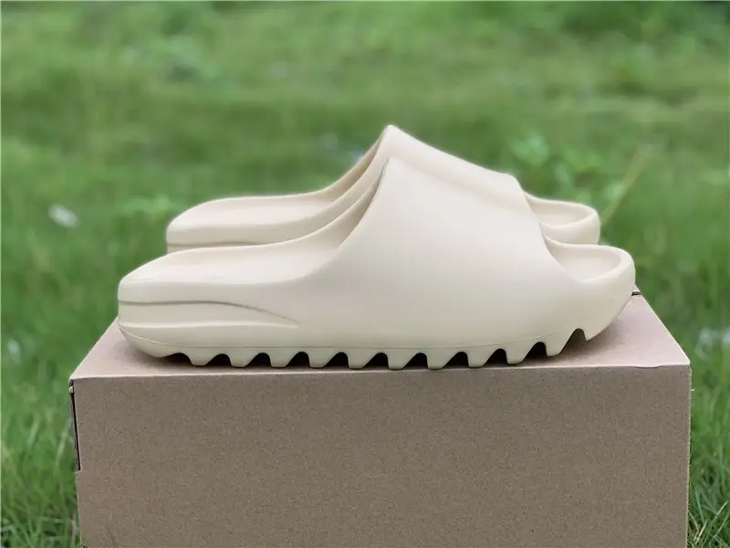 Yeezy Slide-002 