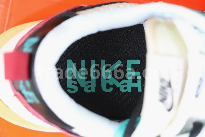 Authentic Sacai x Nike Pegasus VaporFly SP Villain Red 