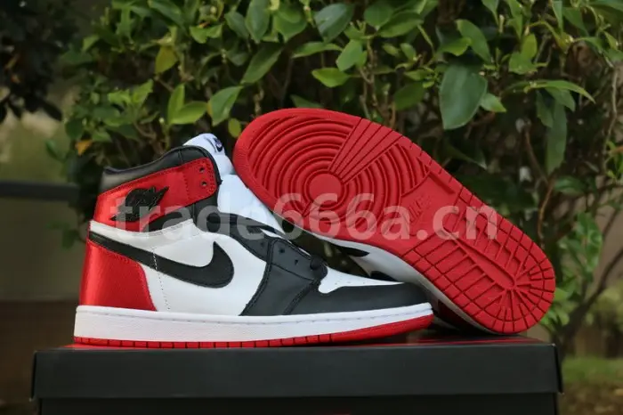 Authentic Air Jordan 1 Satin “Black Toe” GS 