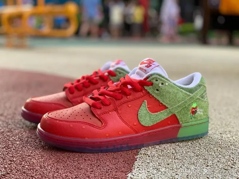Authentic Nike SB Dunk High “Strawberry Cough” 