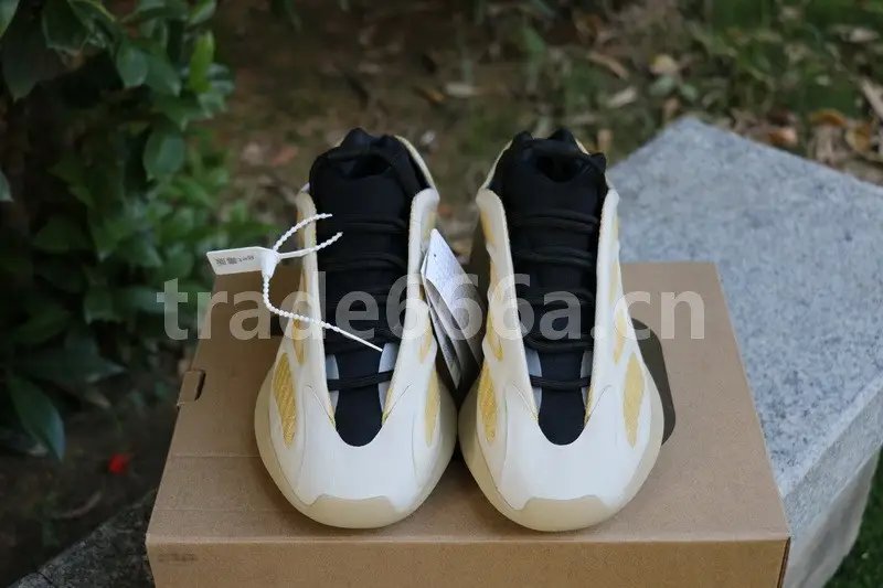 Authentic Yeezy 700 V3 “Srphym” 
