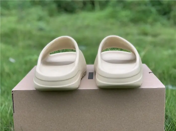Yeezy Slide-002 