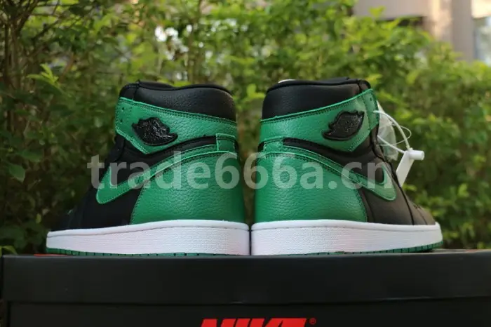 Authentic Air Jordan 1 Retro High OG “Pine Green” 