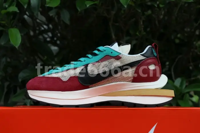 Authentic Sacai x Nike Pegasus VaporFly SP Villain Red 