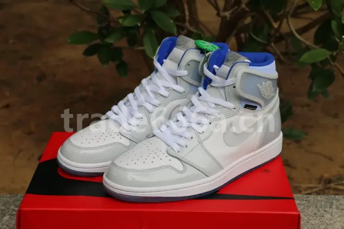 Authentic Air Jordan 1 High Zoom R2T 