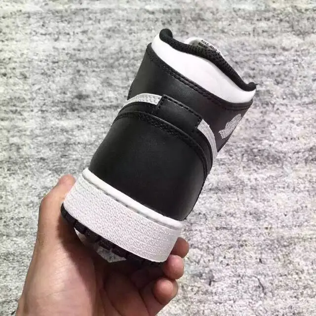 Authentic Air Jordan 1 OG Retro High Black White GS 