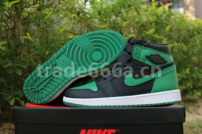 Authentic Air Jordan 1 Retro High OG “Pine Green” 
