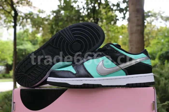 Authentic Nike SB Dunk Low Diamond Tiffany 