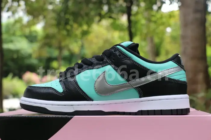 Authentic Nike SB Dunk Low Diamond Tiffany 