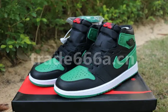 Authentic Air Jordan 1 Retro High OG “Pine Green” 