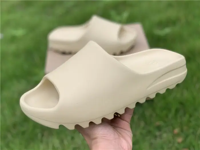 Yeezy Slide-002 