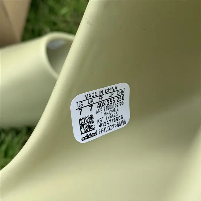 Yeezy Slide-003 