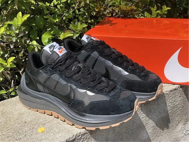 Authentic Sacai x Nike VaporWaffle Black 