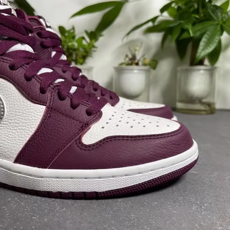 Authentic Air Jordan 1 High OG “Bordeaux” 