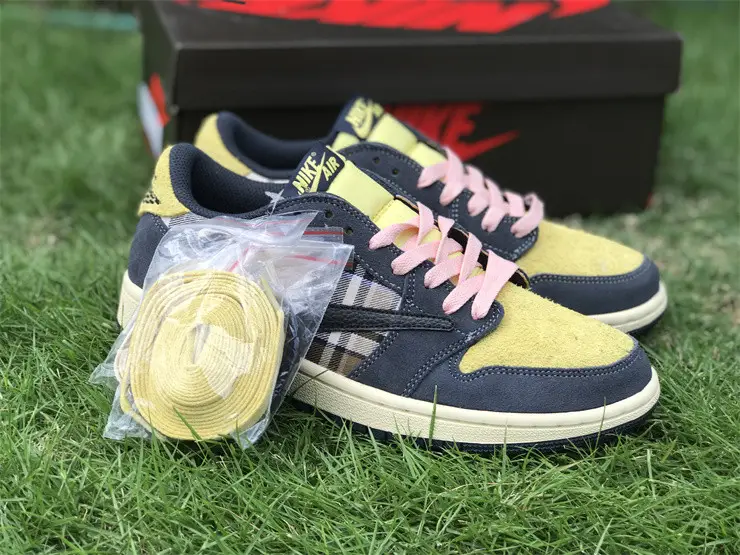 Travis Scott x Air Jordan 1 Custom made 