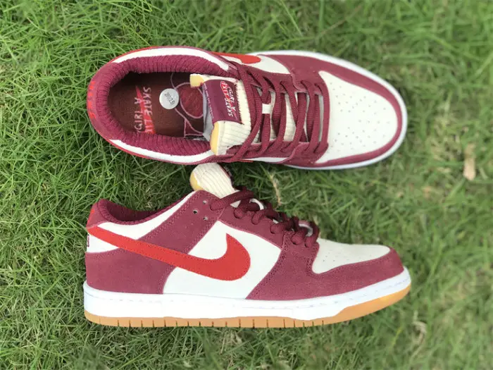 Authentic Skate Like a Girl x Nike SB Dunk Low 
