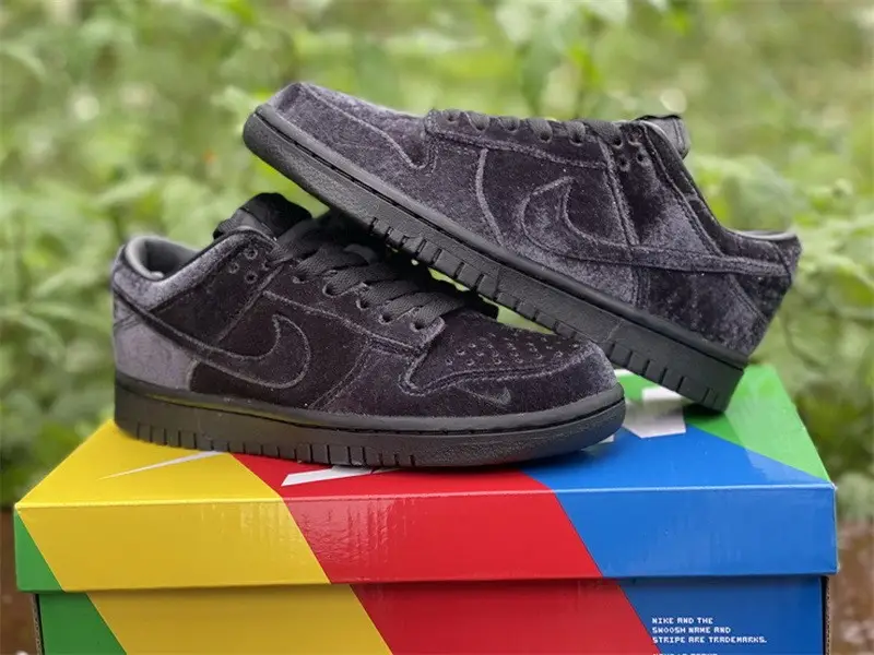 Authentic Dover Street Market x Nike Dunk Low 