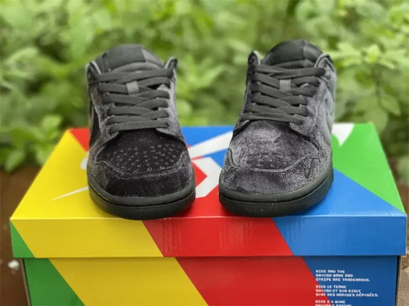 Authentic Dover Street Market x Nike Dunk Low 