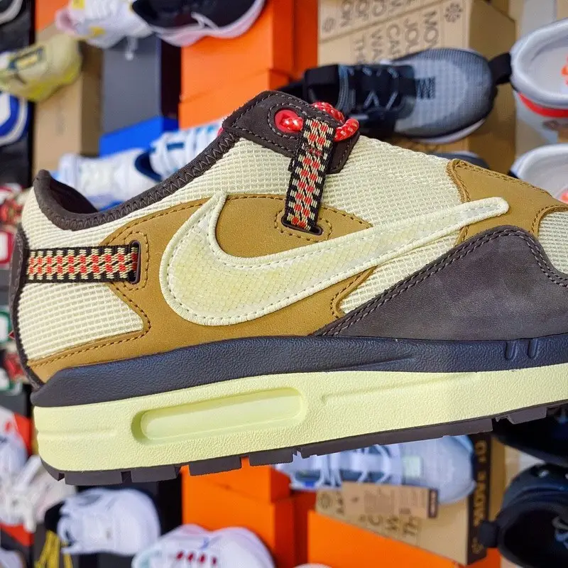 Authentic Travis Scott x Nike Air Max 1 Baroque Bwown 