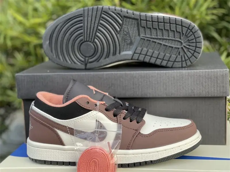 Authentic Air Jordan 1 Low “Mocha Brown” 