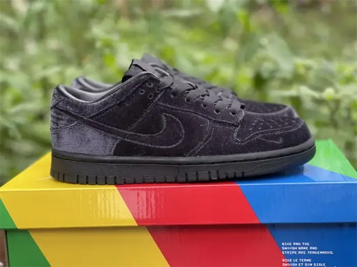 Authentic Dover Street Market x Nike Dunk Low 