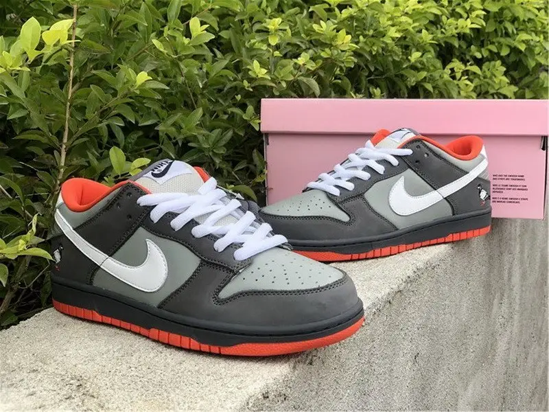 Authentic Nike Dunk SB Low Purple Pigeon Low NY 