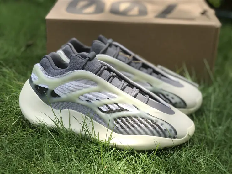 Authentic Yeezy 700 V3 “Fade Salt” 