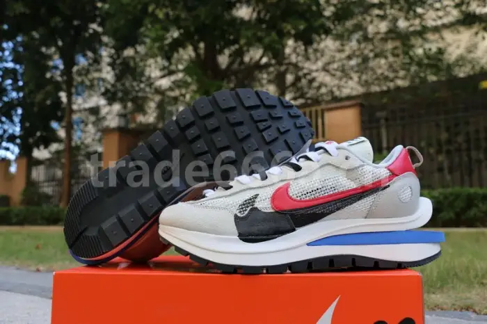 Authentic sacai x Nike VaporWaffle “Royal Fuchsia ” GS 