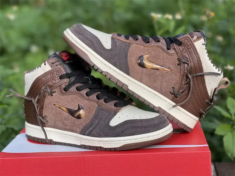 Authentic Bodega x Nike Dunk High “Legend” 