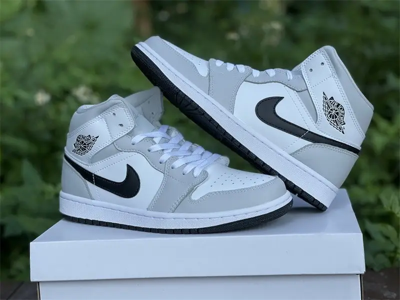 Authentic Air Jordan 1 Mid “Light Smoke Grey” 
