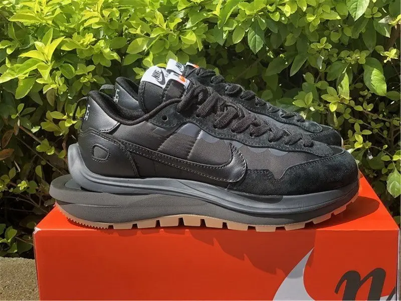 Authentic Sacai x Nike VaporWaffle Black 