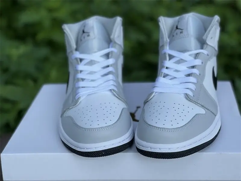 Authentic Air Jordan 1 Mid “Light Smoke Grey” 
