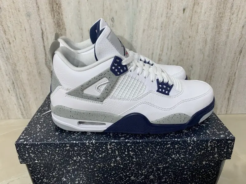 Authentic Air Jordan 4“Midnight Navy” 